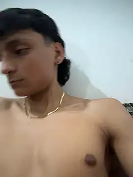 leal_777 (M twink) - show cum
