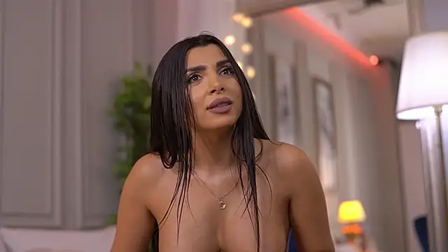 NicoleCellini live sex cam