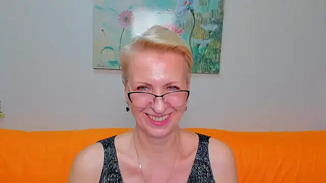 iamyourdream89 - Iamyourdream89's free webcam - UK Sex Cams