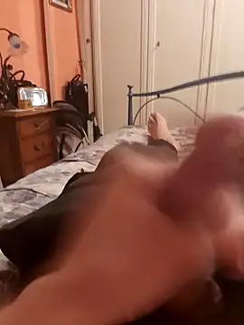 ilcazzone32 - Ilcazzone32's free webcam - UK Sex Cams