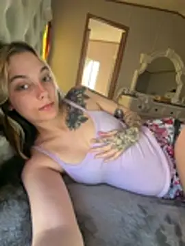 kayleebug2 - Kayleebug2's free webcam