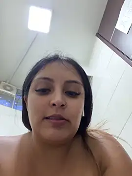 milly_cruz (F young) - SHOW TITS  IN PUBLIC
