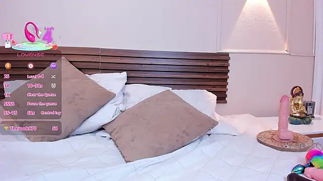 mia_gold_ - Mia_gold_'s free webcam - UK Sex Cams