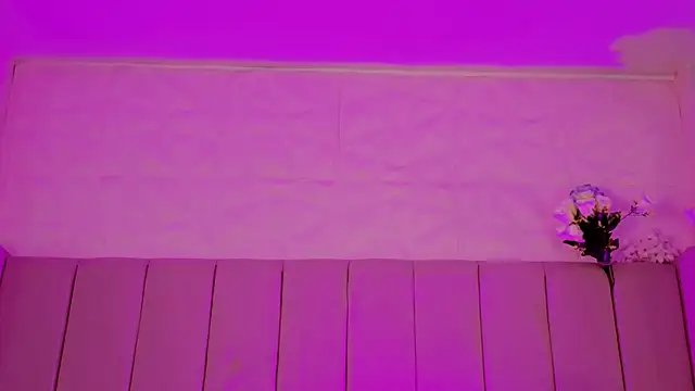 MollyBigBoobs12 webcam