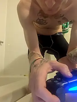 jizzyglizzy92 live sex cam