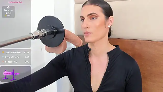 chat online Shantall Skinny