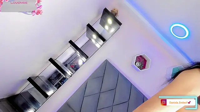 amira_ember - Amira_Ember's free webcam - UK Sex Cams