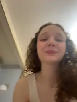 outside_rosy live sex cam