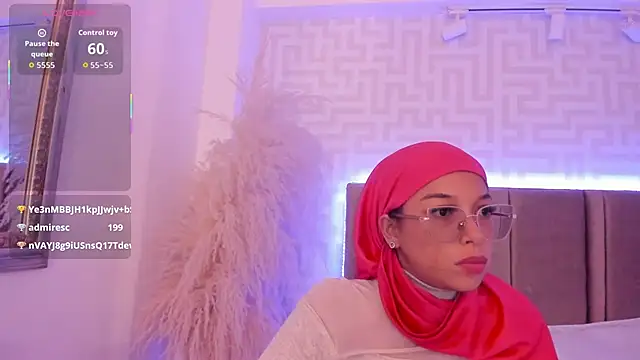 naishaa_ (F young) - Sexy 360 turn + dance with clothes🔥👀