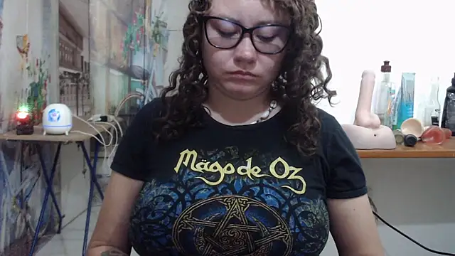 curly_greeneyed - Curly_greeneyed's free webcam - UK Sex Cams