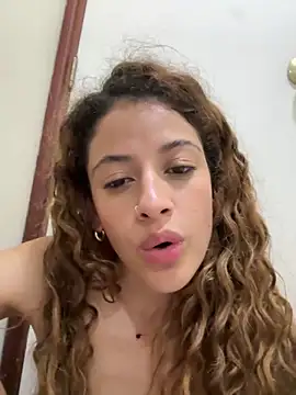 alana15 live cam profile