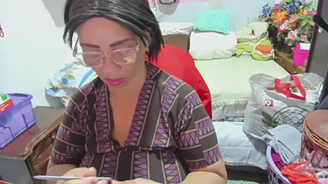 mrs_mommy_ - Mrs_mommy_'s free webcam