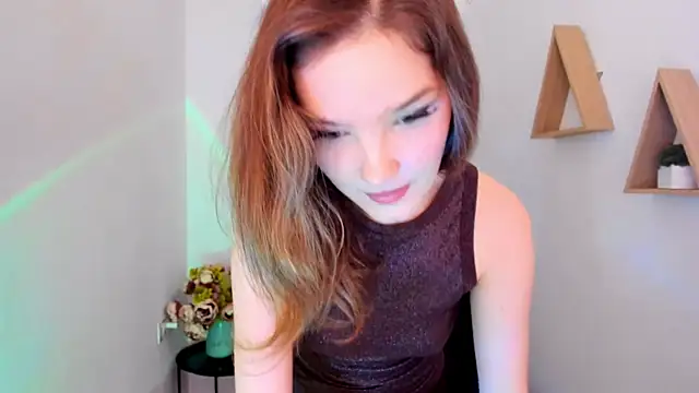 flowerylove_1 - FloweryLove_1's free webcam