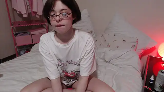 KatieMelone live sex cam