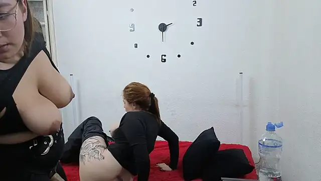 lesb_milf live cam profile