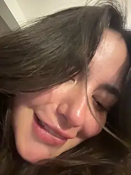 sukhakunis1 - Sukhakunis1's free webcam