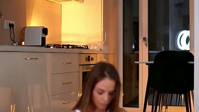 elarashine - ElaraShine's free webcam