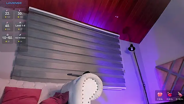 lara_reynolds_ - Lara_reynolds_'s free webcam