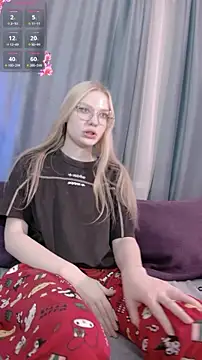 doggy_uwu19 - Doggy_uwu19's free webcam