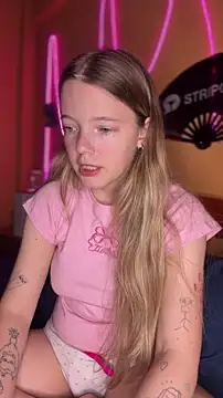 imveranito (F young) - DILDO IN PUSSY