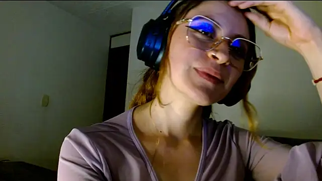 juls_winter_ - Juls_winter_'s free webcam