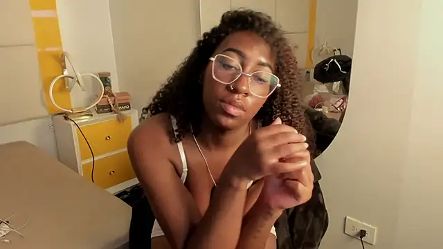 qeen_blackk - Qeen_blackk's free webcam