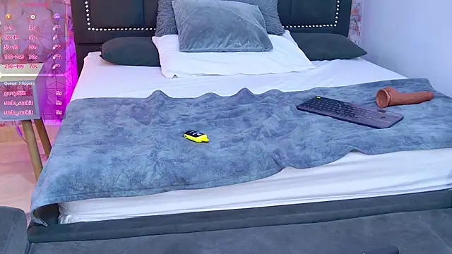 angelique_angell (F young) - I'll get spanked for being a bad girl🍑