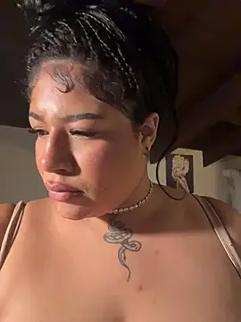 Webcam Model (SashaLiciosa_)  is live.Free join now!