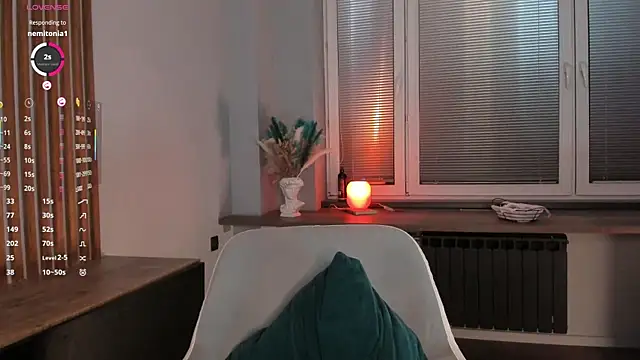 ossiecrews (F teen) - Remove my bra