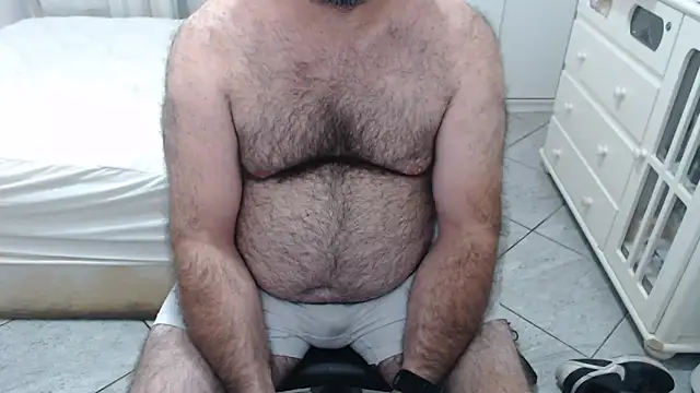 MysterBearMG live sex cam