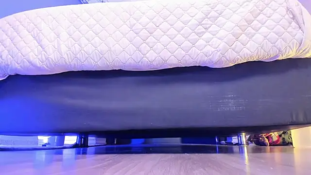 riley_bensongh - Riley_bensongh's free webcam - UK Sex Cams