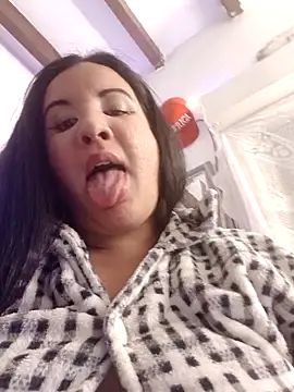 xiomara_fiery (G young) - Your milk in my open pussy,daddy.