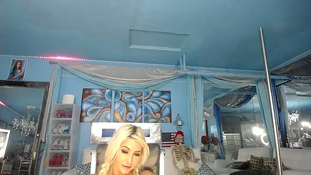 adrianna_fox - ADRIANNA_FOX's free webcam - UK Sex Cams