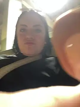 lesly_10- - Lesly_10-'s free webcam - UK Sex Cams