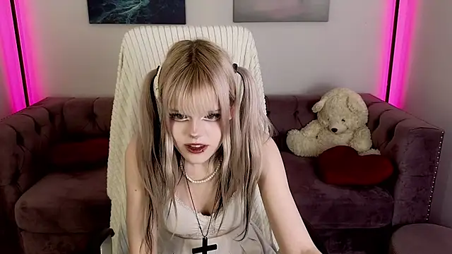 vitamorphosis (F teen) - Welcome, Vita 🖤