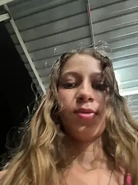 Webcam Model (Vanneskk)  is live.Free join now!