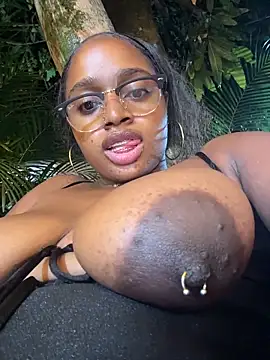 darle_volant Live Webcam on Stripchat