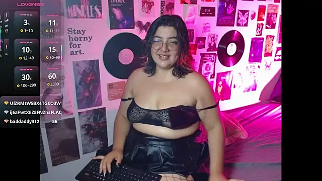 roxy_f_w - Roxy_f_w's free webcam - UK Sex Cams