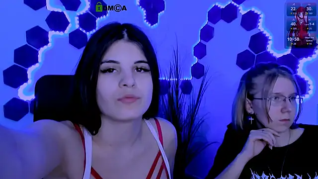 lizzie_boom_ (Ask my age) - show boobs