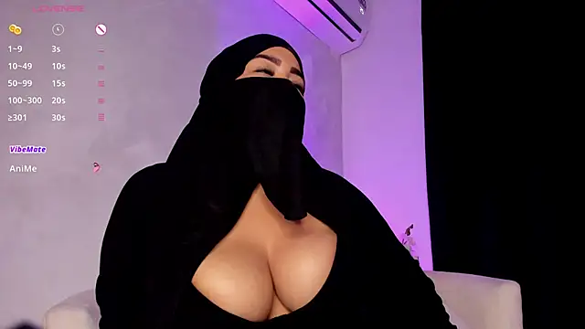 thaira_aly's Stripchat show and profile