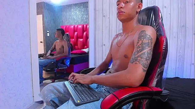 _erick_j live sex cam