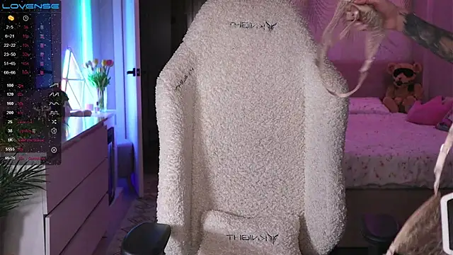 break-me-shake-me - Break-me-Shake-me's free webcam - UK Sex Cams