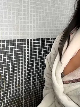 美女xiiuuff18在线直播