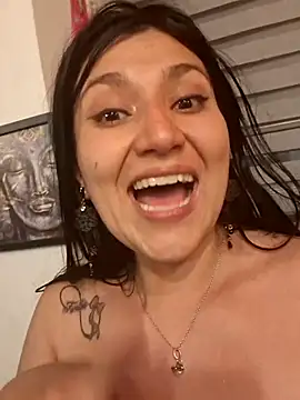 magenta_moon (F young) - Striptease 🙈