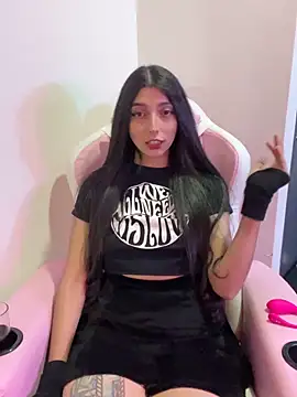 Webcam Model (Felicia_smok3)  is live.Free join now!