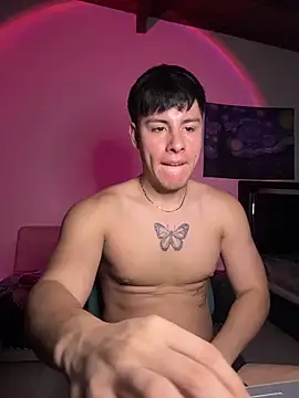 12krizia3 - 12krizia3's free webcam - UK Sex Cams