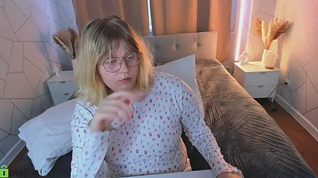 luna_c0ra - Luna_c0ra's free webcam - UK Sex Cams