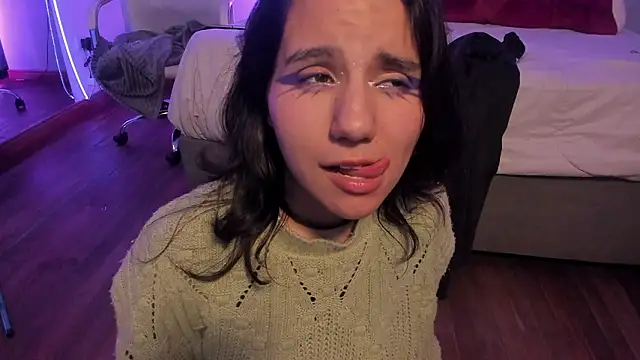 hollypeach - HollyPeach's free webcam - UK Sex Cams