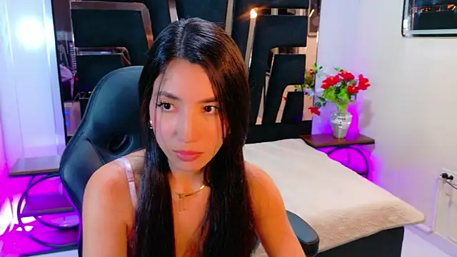 mialovelyn - MiaLovelyn's free webcam - UK Sex Cams