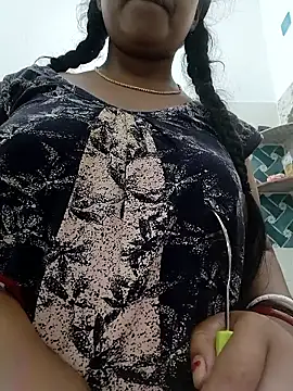 Webcam Model (Hot-Tinaa)  is live.Free join now!